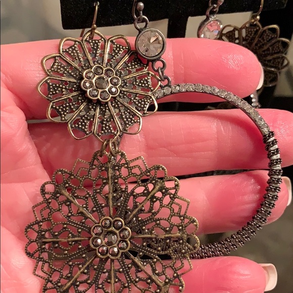 Jewelry - Picture 8 of 8